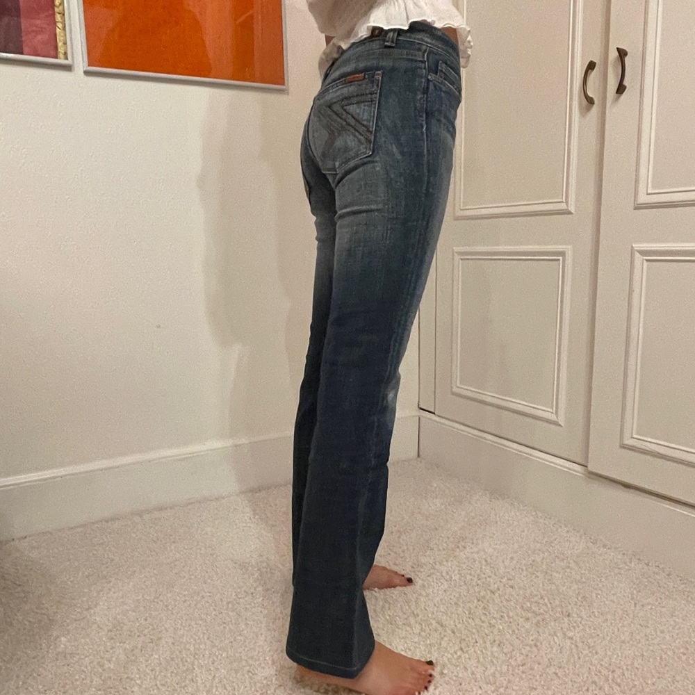 Seven for all mankind vintage jeans!! Fun embroidered back pockets!